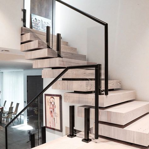 China Modern Stainless Steel Glass Railing Baluster Post for Stairs/ Stainless Steel Stair Handrail Manufacturer manufacturer Acrylic Stair Railing, Handrail For Balcony, Small Residence, Glass Staircase Railing, Steel Stair Railing, Channel Glass, Deck Stair Railing, Glass Railing Stairs, Glass Handrail