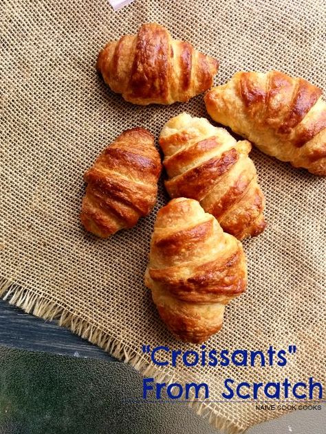 How to make Croissants from scratch (Without losing your sanity!) #recipes #easy #bread #simple Recipe Croissant, Croissant Brunch, Pretzel Knots, Breakfast Croissants, Make Croissants, Croissants Recipe, Breakfast Simple, Recipes Brunch, Homemade Croissants