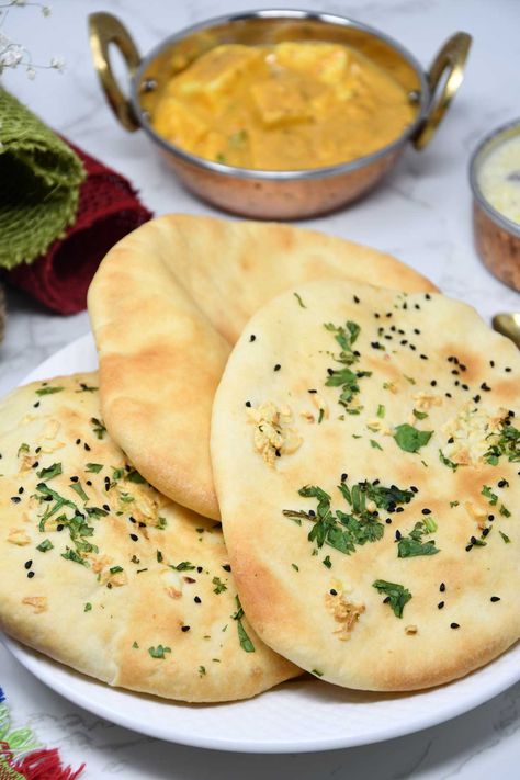 Air Fryer Naan Bread, Peshwari Naan Recipe, Air Fryer Naan, Bread In Air Fryer, Naan At Home, Naan Recipes, Garlic Naan Recipe, Naan Roti, Plain Naan