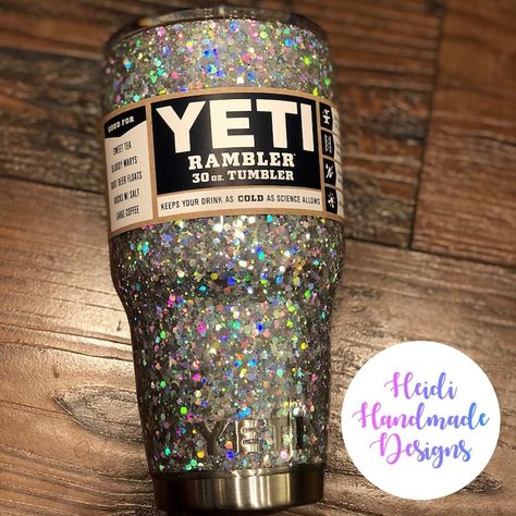 Chunky Glitter Tumbler, Vaso Yeti, Yeti Cup Designs, Tumbler Coffee Cups, Glitter Yeti, Beer Float, Glitter Tumbler Cups, Yeti Tumbler, Yeti Cup