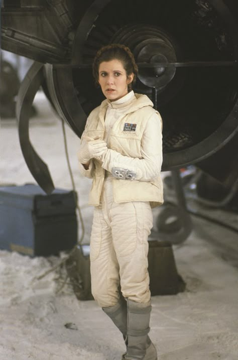 Leia Behind the Scenes of The Empire Strikes Back Hoth Leia, Luke Leia Han, Leia Hoth, Princess Leia Costume, Luke Leia, Star Wars The Empire, Leia Costume, Leia Star Wars, Han And Leia