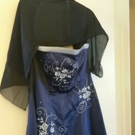 Size 10 Dresses, Formal Gown, Navy Dress, Formal Gowns, Alexander Mcqueen Scarf, Evening Gown, Evening Gowns, Prom, Size 10