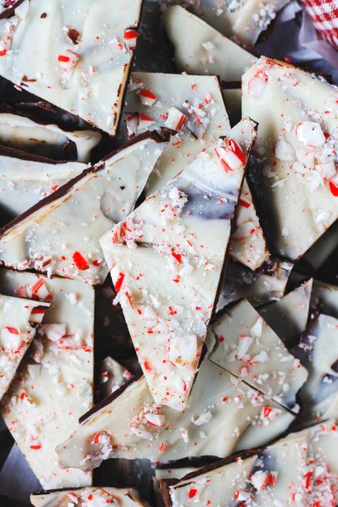 Vegan Peppermint Bark - My Life After Dairy Vegan Peppermint Bark, Peppermint Dessert, Peppermint Bark Recipes, Crushed Peppermint, Chocolate Peppermint Bark, Vegan Dark Chocolate, Winter Treats, Melting White Chocolate, Peppermint Bark