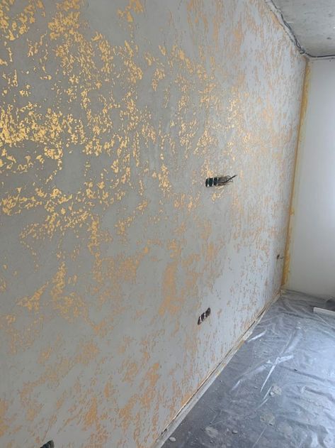 Metallic Sponge Paint Wall, Gold Sponge Paint Wall, Gold Flake Wall, Textured Wall Paint Designs, Wall Panel Ideas, Modern Wall Texture, Sponge Painting Walls, Glitter Accent Wall, Metallic Paint Walls