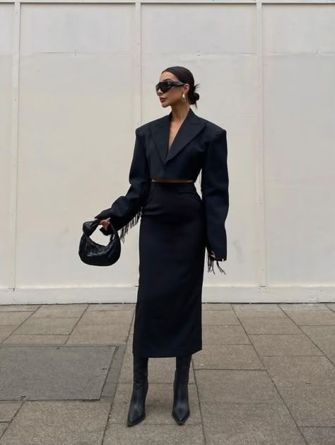 Work Dress Code, Total Black, Looks Chic, Work Style, Autumn Outfit, Professional Outfits, Casual Style Outfits, Winter Fashion Outfits, Work Fashion