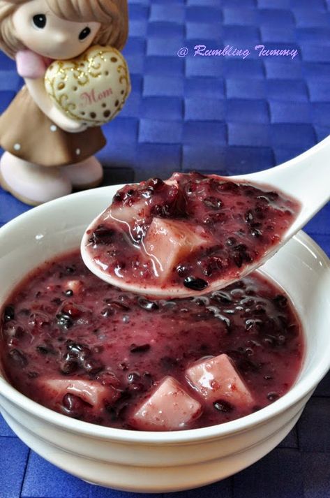 Malay Dessert, Make Chinese Food, Chinese Sweets, Taro Recipes, Chinese Dessert Recipe, Black Rice Pudding, Chinese Desserts, Malaysian Dessert, Dessert Soup