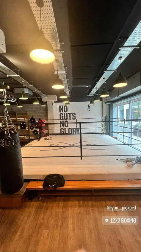 Boxing Club Aesthetic, Muay Thai Gym, Boxing Rings, Blurred Aesthetic, Girl Mirror, Mirror Shot, Boxing Club, Girls Mirror, Dream Jobs