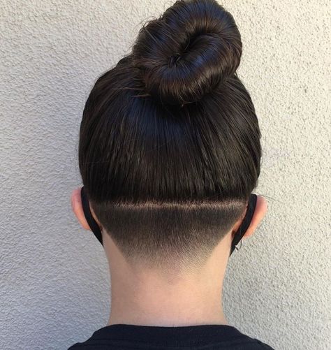 Long Hair with Shaved Back of the Head Female Undercut Long Hair, Hair Ideas For Women, Undercut Hair, Undercut Hairstyles Women, Undercut Long Hair, Shaved Hair Designs, Tutorial Ideas, Short Hair Undercut, Hairstyle Tutorial