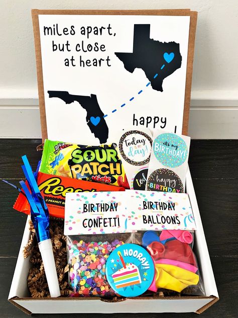 "This long distance friend birthday gift box is perfect for when you cannot celebrate a friend's special day in person! This customized handmade gift box is a perfect to show how much you care and provide your recipient with a memorable experience! *Gift box includes* 🎉 Custom map lid design with two states (as listed in the customization box) 🎉 Customized birthday card 🎉 Two candy snacks 🎉 One package of birthday confetti 🎉 One package of 5 birthday balloons (color varies) 🎉 One party kaz Cute Care Package Ideas For Best Friend, Best Friend Birthday Care Package, Care Package For Long Distance Friend, Happy Birthday Gift Box Ideas, Long Distance Friend Birthday, Cheer Up Basket, Birthday In A Box Care Package, I Miss You Box Care Packages, Long Distance Birthday Gifts