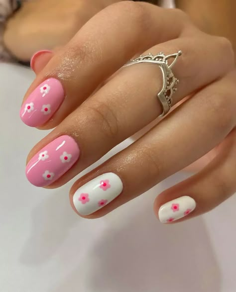 Short Nails Summer, Short Summer Nails, Pink Designs, Nail Painting, Pink Gel Nails, Short Gel Nails, Summery Nails, Cute Gel Nails, Nails For Kids