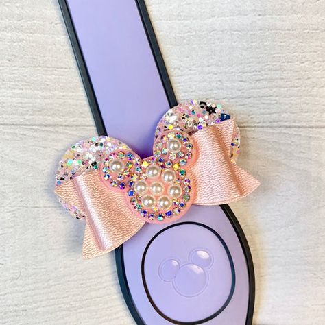 Ear Band Bows – Market 33 Co. Magic Band Decals, Ear Band, Disney Bows, Millennial Pink, Smart Jewelry, Magic Bands, Disney Day, Handle With Care, Ear Hats