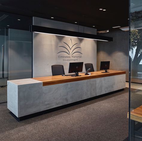 Office Reception Design, Gym Design Interior, Dubai Office, Plastic Company, Interior Design Career, Private Banking, Office Signage, Reception Desk Design, Office Tour