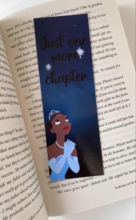 Disney Princess and the Frog bookmark featuring Ray and Evangeline. High quality and silk finish. Ray And Evangeline, Frog Bookmark, Disney Bookmarks, Princesa Tiana, Cute Bookmark, Gift For Book Lover, Princess And The Frog, Cute Bookmarks, Princess Tiana