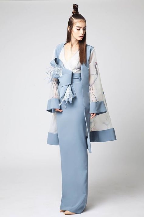 Modern Kimono, Ethno Style, Emerging Designers Fashion, Mode Kimono, Blue And White Dress, Mode Inspo, Mode Inspiration, Kimono Fashion, Fashion Details