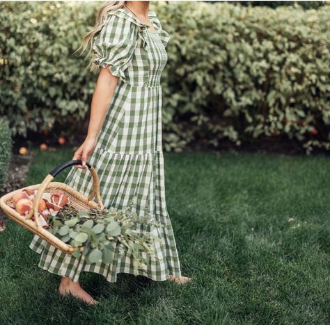 Some Kind Of Wonderful, Date Night Style, Curled Hair, Lifestyle Shoot, Church Dress, Night Style, Fashion And Beauty Tips, Timeless Dress, Church Dresses