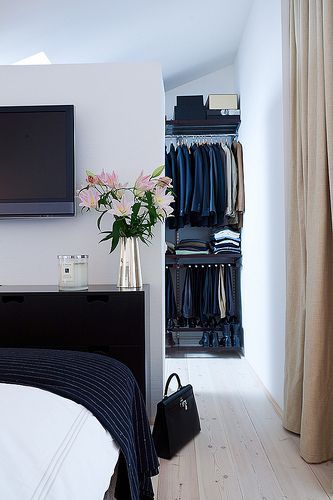 bed in the middle of the room with a closet-dressing room behind. like the vaulted ceiling with the shorter wall between bed and closet.: Wardrobe Behind Bed, Closet Behind Bed, Ideas De Closets, Murphy Bed Ikea, Dressing Design, Mid Century Bedroom, Apartment Budget, Sopot, Closet Inspiration