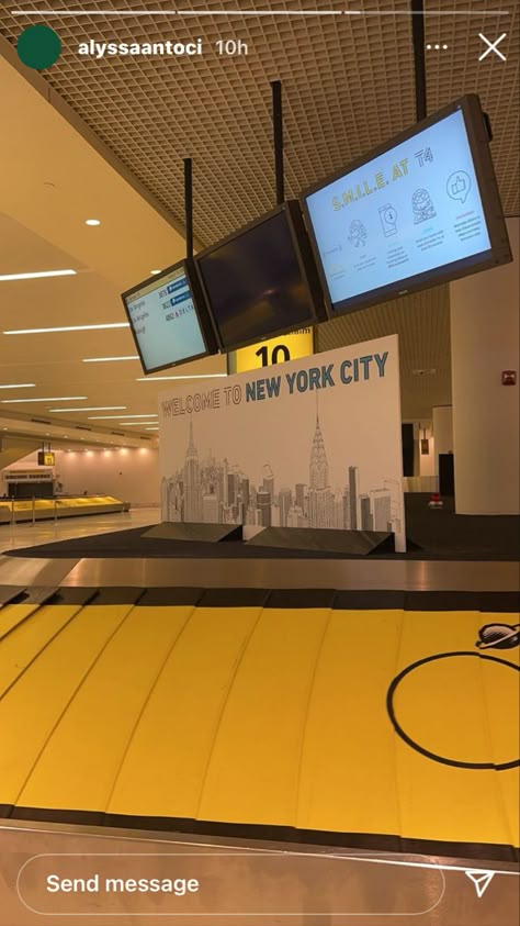 New York Airport Fake Story, Airport Aesthetics, New York City Night, America Trip, Story Snapchat, 22 Birthday, Travel Aesthetics, Spain Aesthetic, New York City Aesthetic