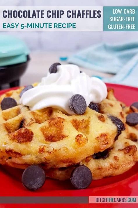 Chocolate chip chaffles will be a new favorite for your children! #chaffles #lowcarbchocolatechipchaffles #ditchthecarbs #lowcarb #keto #glutenfree #sugarfree #healthyrecipes #familymeals Chaffles Keto, Chaffles Recipe, Healthy Family Recipes, Chaffle Recipes, Keto Chaffles, Keto Diet Breakfast, Sugar Free Chocolate Chips, Keto Friendly Desserts, Low Carb Breakfast Recipes