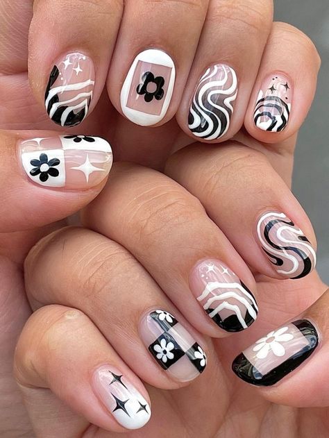 Black And White Funky Nails, Alternative Summer Nails, Retro Short Nails, Non Binary Nails, Freestyle Nails, Black And White Nail, Lily Nails, Maquillage Yeux Cut Crease, Nail Design Glitter