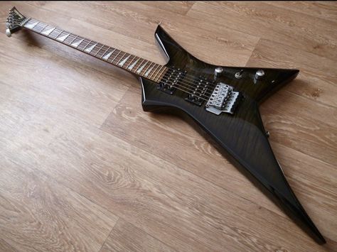 Jackson Kelly Star transparent black Star Guitar Aesthetic, Star Shaped Electric Guitar, Star Shape Guitar, Charvel Star Guitar, Star Shaped Guitar, Star Electric Guitar, Jackson Kelly, Guitar Reference, Star Transparent