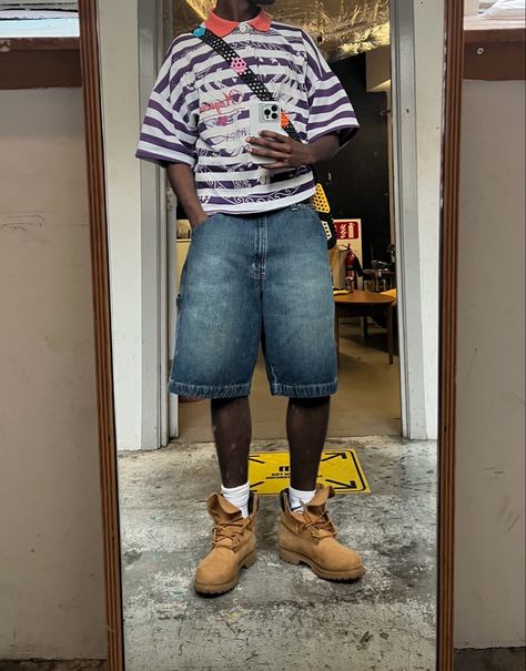 Polo And Jorts Outfit, Baggy Jorts Outfit Idea Men, Jean Core, Timbs Outfit Men, Baggy Shorts Outfit, Timbs Outfit, Black Timbs, Polo Outfit Men, Hard Fits