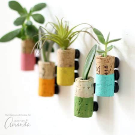 Succulent Magnets, Recycled Wine Corks, Senior Crafts, Wine Cork Diy Crafts, Wine Cork Diy, Cork Ideas, Cork Projects, Quick And Easy Crafts, Cork Diy