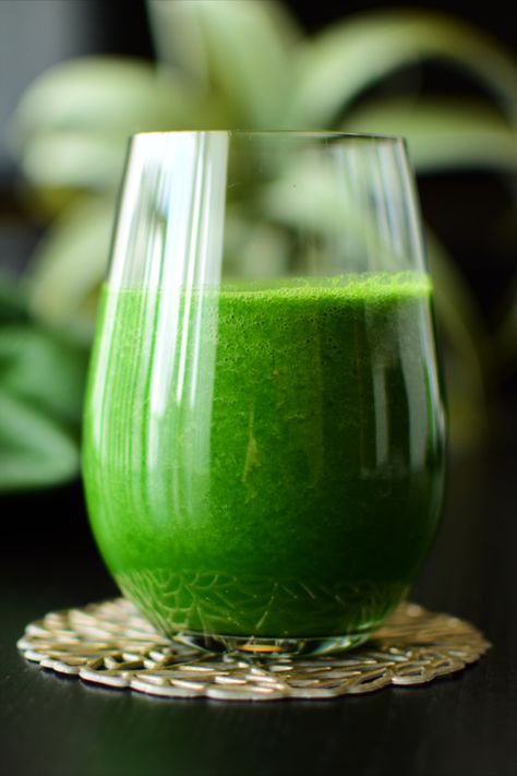 How To Make Aojiru (Japanese Green Juice Recipe) Juice Crafts, Green Leafy Vegetables, Green Juice Recipe, Local Supermarket, Green Drink, Green Juice Recipes, Green Drinks, Juice Recipe, Leafy Vegetables