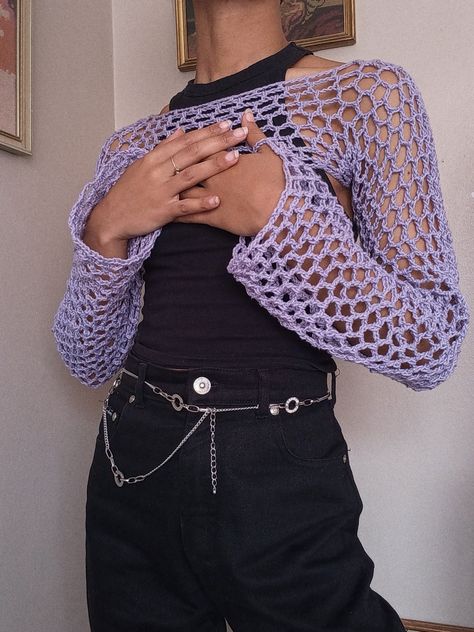 Free Pattern : Crochet Shrug – by chantekelly. Crochet Shrug Top Pattern, Long Sleeve Shrug Crochet Pattern Free, Easy Clothes Crochet, Crochet Mesh Shrug Tutorial, Crochet Top Shrug, Shrugs Knitting Patterns, Crochet Fishnet Shrug Pattern Free, Crochet Tops Free Patterns Tutorials, Free Mesh Top Crochet Pattern