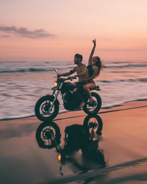 Motorcycle Couple, Bike Photoshoot, Black Sand Beach, Motorcycle Girl, Wedding Photo Inspiration, Couple Shoot, Travel Couple, Cute Couple Pictures, Cute Couples Goals