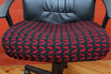 crocheted seat cover by planetjune Crochet Office Chair Cover, Desk Chair Covers, Office Chair Cover, Blog Images, Chair Cover, Craft Business, Seat Cover, Knit Or Crochet, Loom Knitting