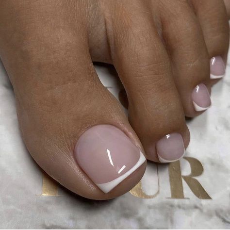 French Tip Feet Nails, Gel Toes French Tip, French Polish Pedicure, Gel Pedicure French Tip Toes, French Top Pedicure, French Nails Feet Design, French Pedicure Designs Toenails Summer, French Nail Toes, Pink Tip Pedicure