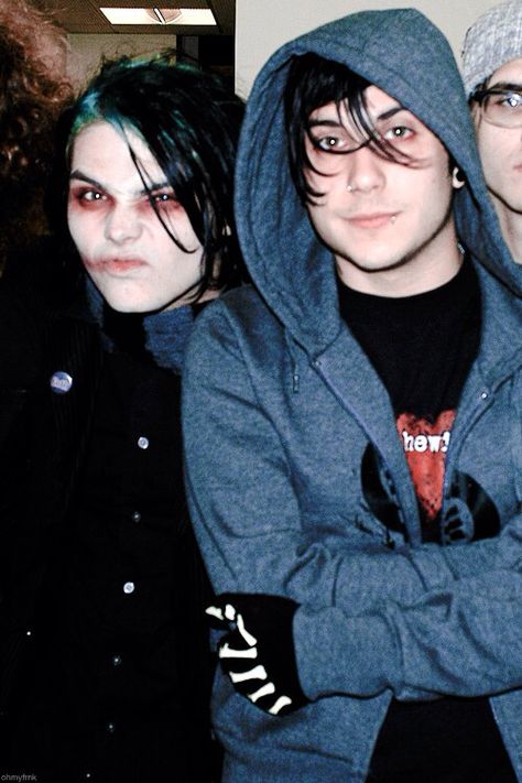 Gerard And Frank, My Youth, I Love Mcr, Black Parade, Mikey Way, Emo Guys, My Type, Frank Iero, Band Memes