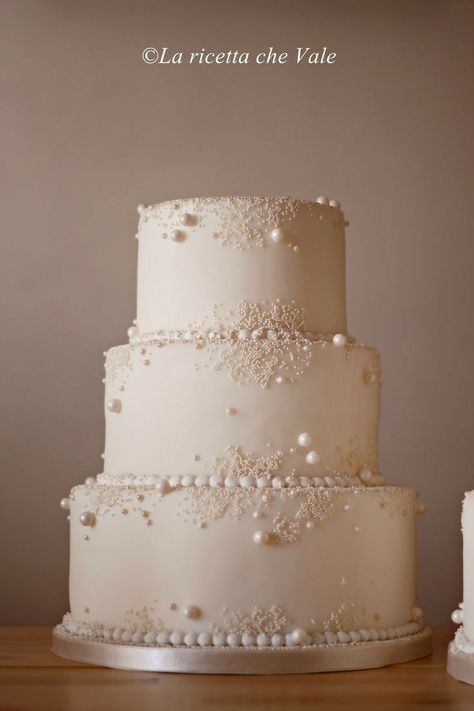 Beautiful Wedding Cakes Elegant Simple, Simple Pearl Wedding Cake, Wedding Cake Without Flowers, Cake For 50 People, Small Wedding Cake Ideas Elegant, Wedding Cakes With Pearls, Wedding Cakes 3 Tier, Wedding Cake Pearl, Wedding Cake Ideas Elegant