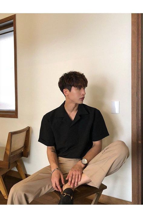 Korean Men Fashion, Kpop Fashion Men, Asian Men Fashion, Boyfriend Outfit, Minimalist Fashion Men, Mens Casual Dress Outfits, Mens Outfit Inspiration, Mens Fashion Streetwear, Mens Fashion Casual Outfits