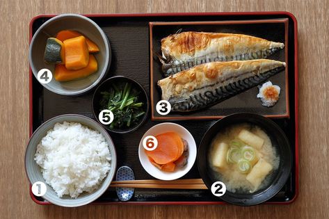 Traditional Japanese Meal Set, Typical Japanese Breakfast, Traditional Japanese Meal, Japanese Food Breakfast, Japanese Breakfast Aesthetic, Japanese Meal Prep, Japanese Lunch Ideas, Japanese Breakfast Recipes, Okinawan Diet