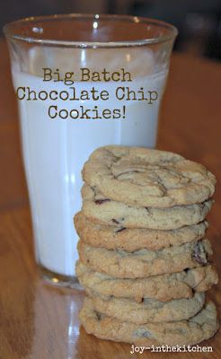 Chocolate Chip Cookies Big Batch, Chocolate Chip Cookies Big, Big Batch Cookies, Brown Sugar Chocolate Chip Cookies, Crowd Pleasers Recipes, Soft Chocolate Chip Cookies, Cookies Soft, Choc Chip Cookies, Oatmeal Cookie Recipes