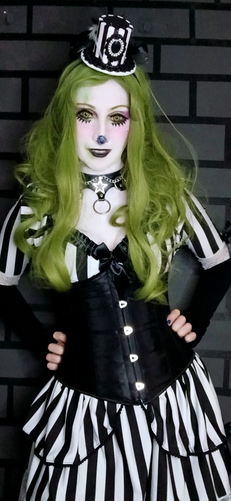 Beetlejuice cosplay female Beetlejuice Cosplay Female, Beetlejuice Female, Female Beetlejuice Costume, Female Beetlejuice, Beetlejuice Cosplay, Beetlejuice Costume, Cosplay Ideas, Beetlejuice, Collage