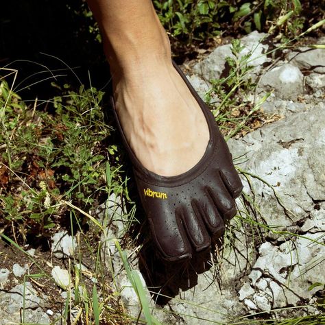 Vibram Fivefingers Outfit, Carhartt Campaign, Dramatic Clothing, Dramatic Clothes, San Junipero, Vibram Fivefingers, Cute Slippers, Chunky Shoes, Barefoot Shoes