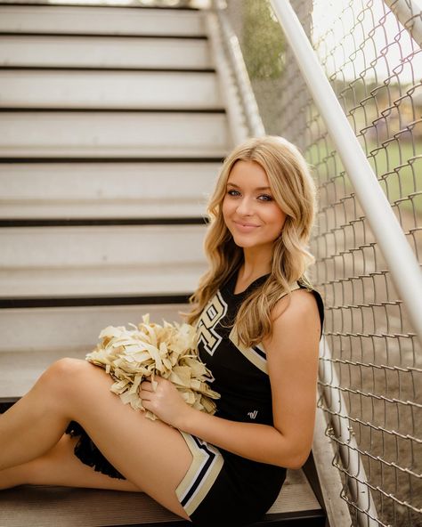 cheer pics Cheer Pictures Individual Photo Ideas, Senior Portraits Cheerleader, Cheer Graduation Pictures, Cute Cheer Poses Individual, Senior Picture Ideas Cheer, Cheer Photoshoot Poses, Cheerleader Photoshoot Ideas, Cheer Poses Individual Photo Ideas, Cheerleading Team Photos