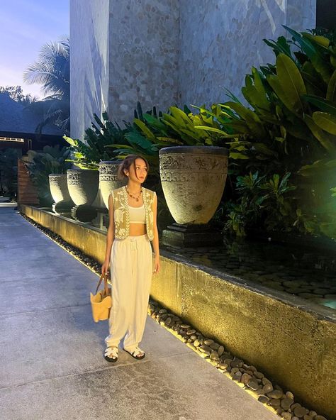 Kathryn Bernardo Outfits, Kathryn Bernardo, Aesthetic Shop, Streetwear Women, Beach Outfit, Fashion Inspo Outfits, Bali, Thailand, Fashion Inspo