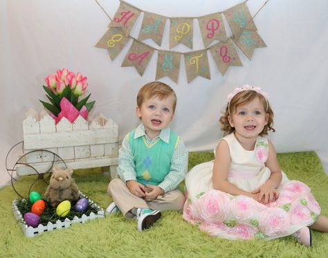 Easter Picture Ideas, Sibling Photoshoot Ideas, Cute Easter Pictures, Easter Pics, Naming Ceremony Decoration, Happy Easter Pictures, Easter Photo Props, Easter Photography, Easter Photoshoot