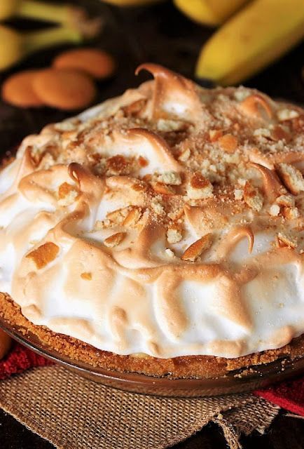 Banana Pudding Pie Banana Cream Pie Recipe With Pudding, Banana Pudding Pie, The Kitchen Is My Playground, Banana Pudding Pies, Meringue Topping, Banana Cream Pie Recipe, Corn Beef, Pudding Pie, Pie Party