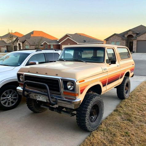 78 Ford Bronco, 79 Ford Bronco, Old Ford Bronco Vintage, Bronco Ford Vintage, Old Bronco Ford, Restored Bronco, 1990 Ford Bronco, Vintage Ford Bronco, 1973 Ford Bronco