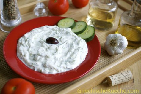 Zaziki original griechisch Greek Sauce, Grill Party, Snacks Für Party, Cooking Inspiration, Bbq Recipes, Dip Recipes, Greek Recipes, Party Snacks, International Recipes