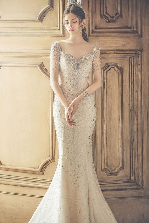 Two Look Wedding Dress, Gaun Wedding Simple, Wedding Dresses For The Bride, Korean Wedding Dress Gowns, Korean Wedding Dress Elegant, Simple Unique Wedding Dresses, Dress Nikahan, Dress Wedding Simple, Wedding Simple Dress