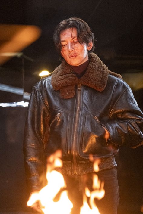 Ji Chang Wook Talks About His Character's Most Important Feature In Upcoming Crime Drama "Gangnam B-Side" | Soompi Fashion In Paris, Ji Chang Wook Photoshoot, Alone In The Dark, Entertainment Design, Entertainment District, Queen Band, Chang Wook, Best Dance, Ji Chang Wook