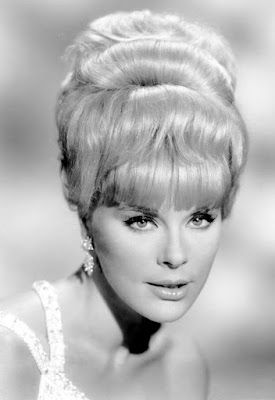 1960 Hairstyles, Klasik Hollywood, Oscar Movies, 1960s Hair, 60s Hair, Bouffant Hair, Updo Styles, 1960s Mod, Fabulous Birthday