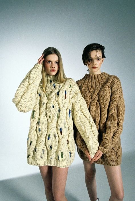 Knitwear Trends, Sweaters Knitted, Knitwear Inspiration, To Wear, Thick Sweaters, How To Purl Knit, Knitwear Fashion, Fashion Images, Knitwear Design