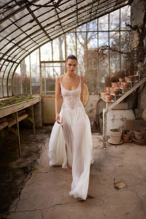 Wedding Dresses That Can Be Worn Again, Brianna Wedding Dress, Simple Stunning Wedding Dress, Old Glamour Wedding Dress, Mesh Overlay Wedding Dress, Scoop Neck Bridal Gown, Villa Wedding Dress, Modern Beach Wedding Dress, Dana Harel Wedding Dress