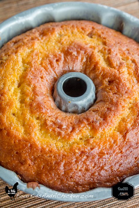 Sherry Cake, Cake For Thanksgiving, Sherry Sauce, Sherry Recipes, Bunt Cake Recipe, Wine Cake, Bundt Cake Recipe, Sports Food, Delicious Cream